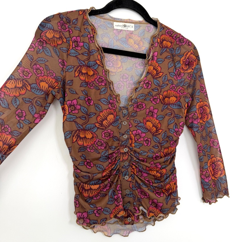 Natural Life Women Brown Floral Mesh Ruched Button Front Lettuce Edge Top Small - Picture 3 of 8